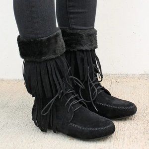 NIB - NATURE BREEZE Fringe Mocassin Black Faux Suede Boots - Size 5 1/2